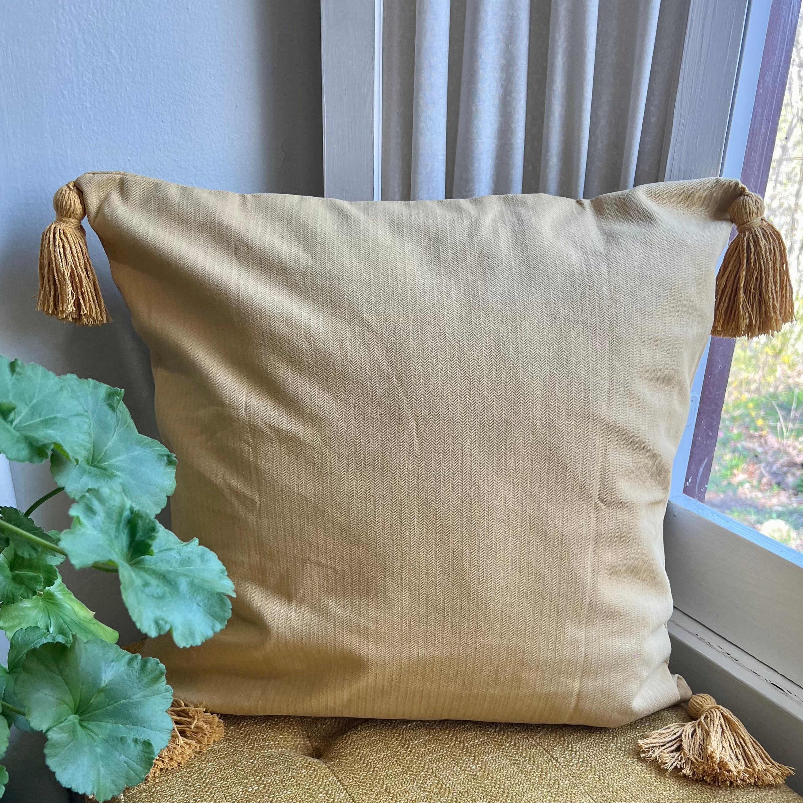 Goldenrod Pearl Scallop Tassel Pillow Cover - Image 3